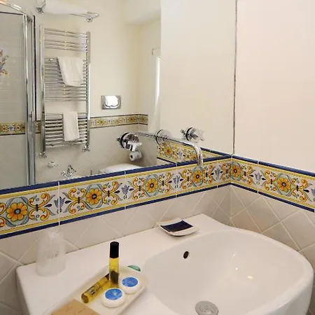 Residenza Luce Hotel 3*